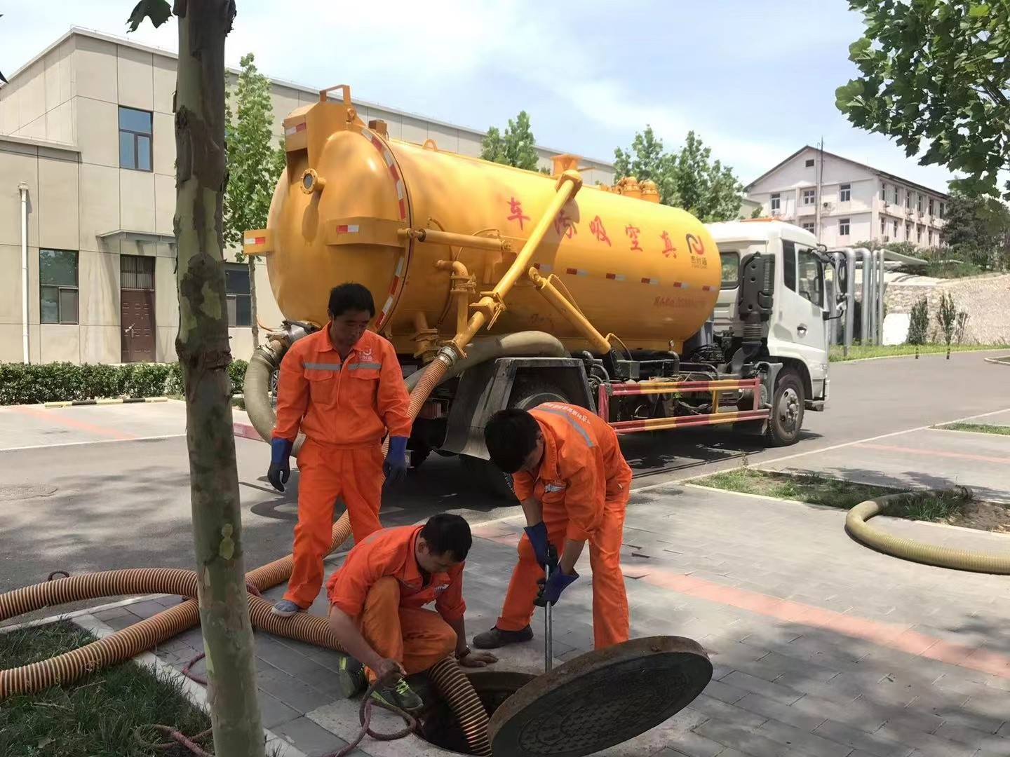 江西化粪池清理与5-8吨吸粪车施工效率分析